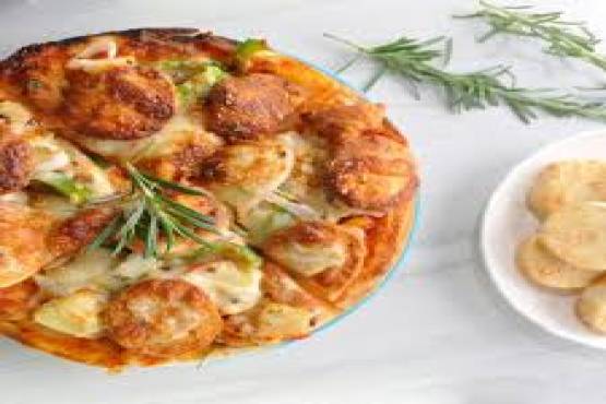 Mixed Seafood Pizza;