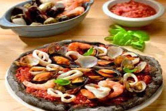 RRP Signature Seafood Pizza;