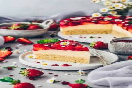 Vanilla Strawberry Cake;